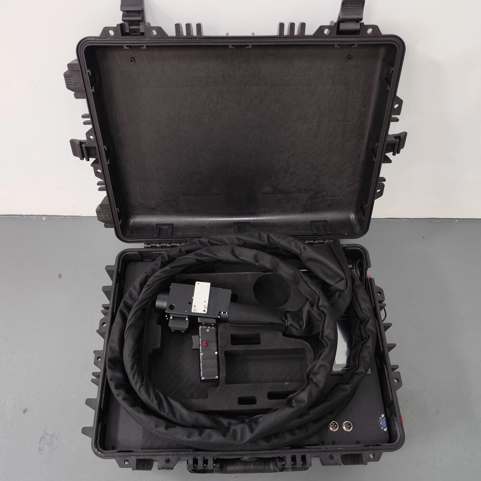 JPT Portable 300W Pulse Fiber Laser Cleaning Machine Rust Removal Suitcase for Wood Stainless Stone Aluminum New Condition